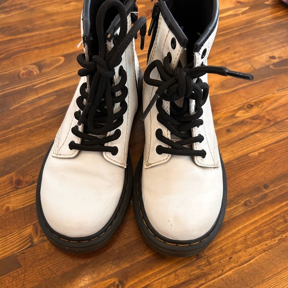Dr. Martens Kids White and Black Lace-Up Boots - Picture 2 of 4